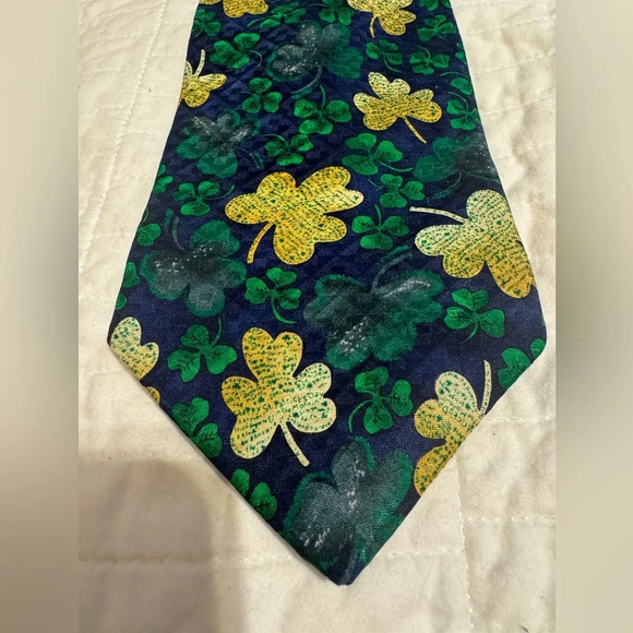 Hallmark Seasonal Concepts St. Patrick’s Day Tie - Picture 1 of 6